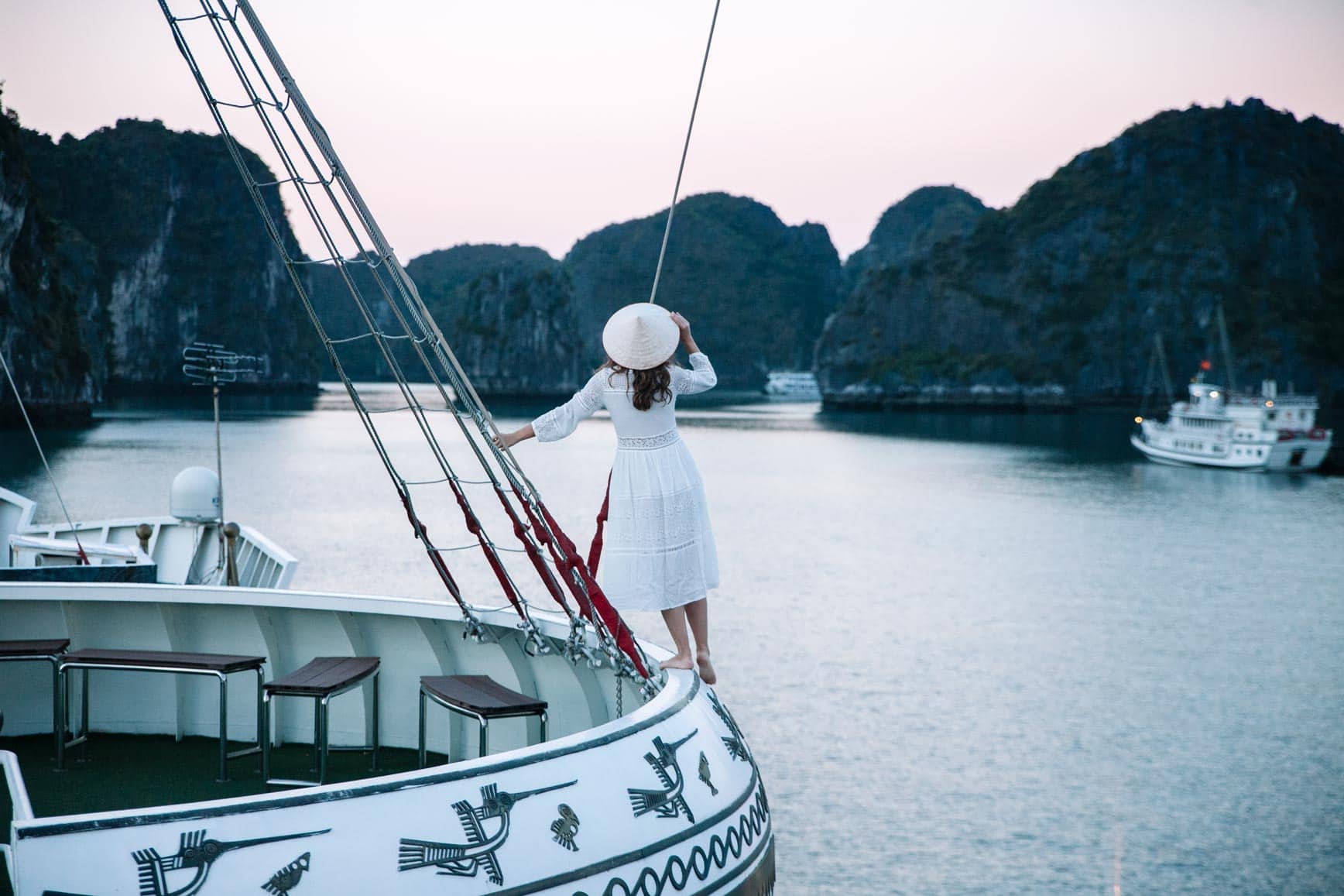 Alojamientos viaje a Vietnam y Camboya - Dragon-Legend-Cruise_2