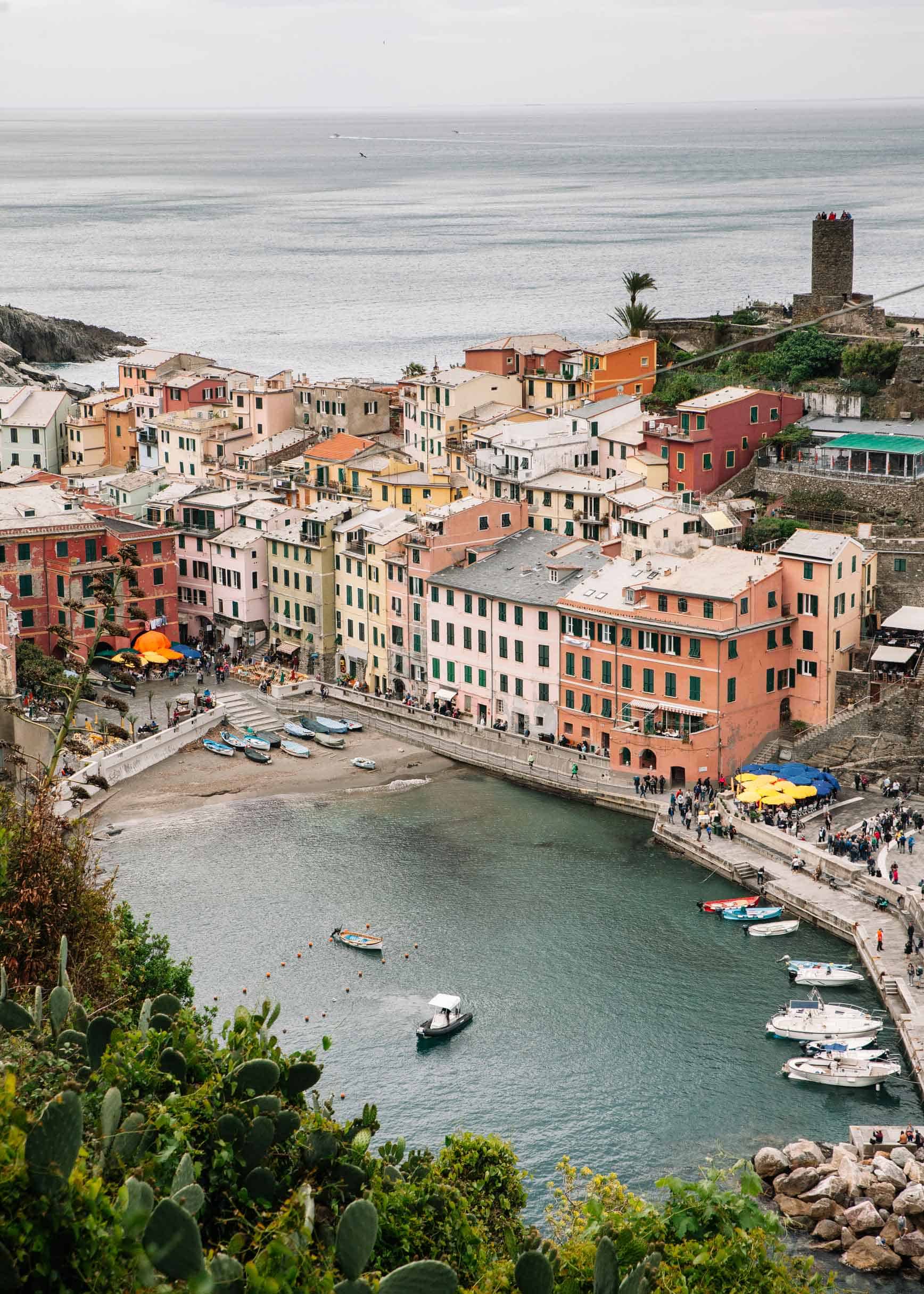 Recorrer los senderos de Cinque Terre con niños